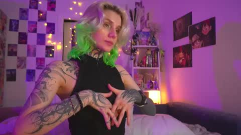 Snapshot of succubus_66 chatting on 03.06.25 succubus_66 online show from 03.06.25