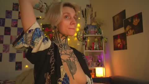 Snapshot of succubus_66 chatting on 03.07.25 succubus_66 online show from 03.07.25