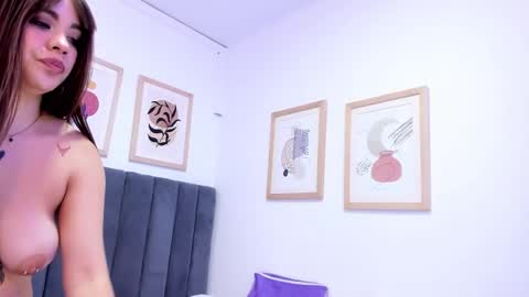 Snapshot of succubusdolly chatting on 10.18.25 Luna online show from 10.18.25