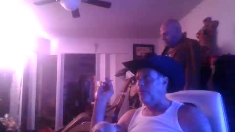 SUCKITU812 online show from 09.17.25