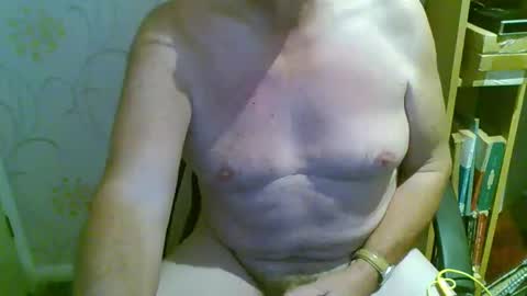 Snapshot of suffolkboy4 chatting on 11.07.25 suffolkboy4 online show from 11.07.25