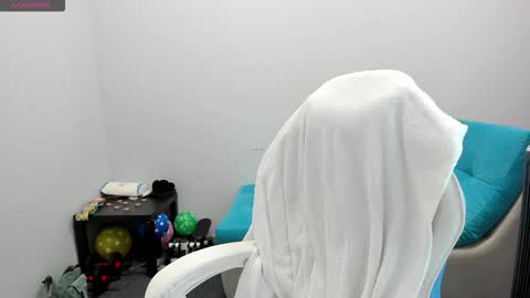 Snapshot of sugar_bunny_girl chatting on 10.29.25 Ariana online show from 10.29.25