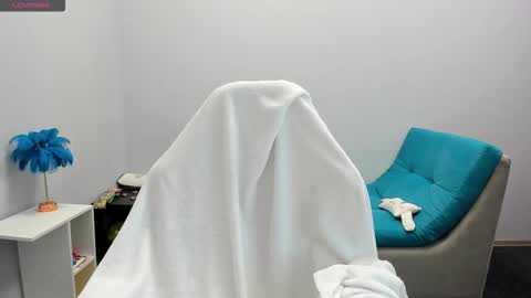 Snapshot of sugar_bunny_girl chatting on 11.24.25 Ariana online show from 11.24.25