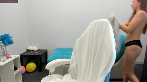 Snapshot of sugar_bunny_girl chatting on 12.03.25 Ariana online show from 12.03.25