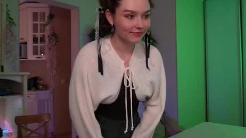 Snapshot of sugar_peasy chatting on 09.16.25 Rikki online show from 09.16.25