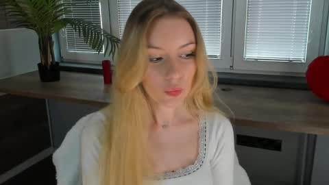 Snapshot of sugar_with_tea chatting on 05.12.26 Alicia online show from 05.12.26
