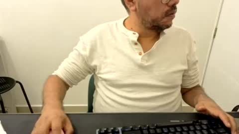 Snapshot of sugarhairybear chatting on 06.30.26 Johnny online show from 06.30.26