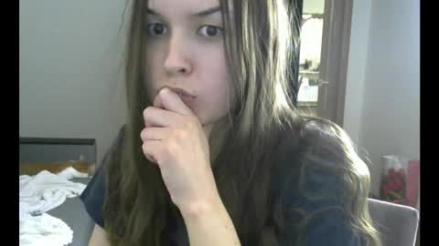 Snapshot of sugarrbell chatting on 10.04.25 Bell online show from 10.04.25