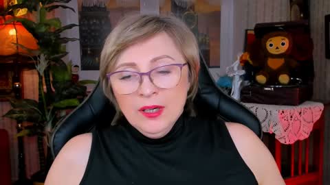 Vivien online show from 01.08.25