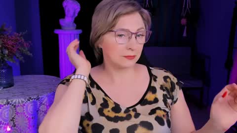 Vivien online show from 01.15.25