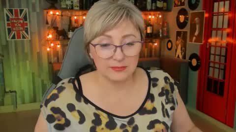 Vivien online show from 02.15.25