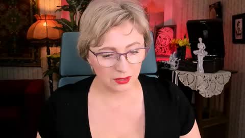 Vivien online show from 02.20.25