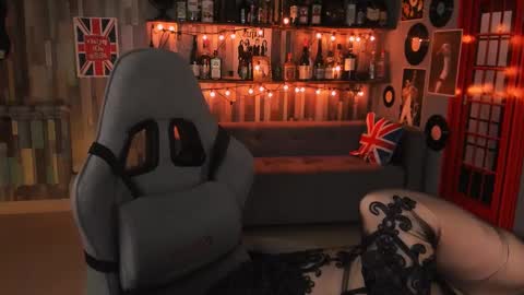 Vivien online show from 02.23.25