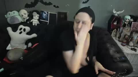 Sugary online show from 12.14.25