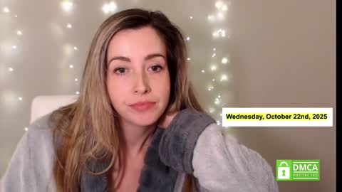 Snapshot of suggestivebehavior chatting on 10.23.25 Mia online show from 10.23.25