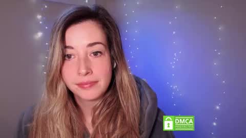 Mia online show from 11.26.25