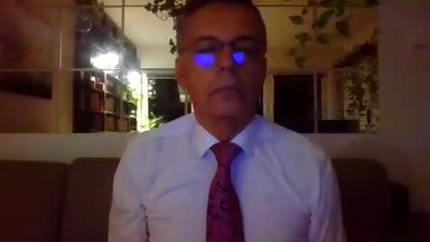 Snapshot of suit_elegant chatting on 09.10.25 Suit tie horny online show from 09.10.25