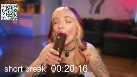 Snapshot of suk_ki chatting on 04.24.26 Lika ginger Jessy blond online show from 04.24.26
