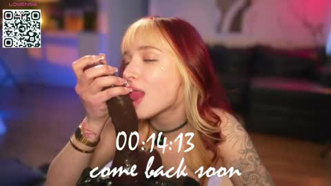 Snapshot of suk_ki chatting on 05.11.26 Lika ginger Jessy blond online show from 05.11.26