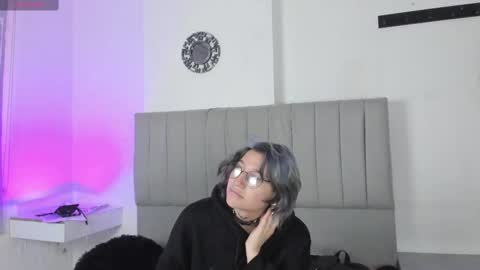 Snapshot of sukifuyu__ chatting on 02.24.25 online show from 02.24.25