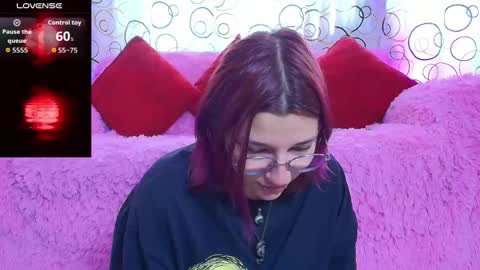 Snapshot of sukifuyu__ chatting on 11.28.25 online show from 11.28.25