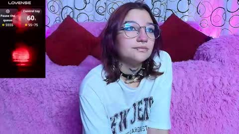 Snapshot of sukifuyu__ chatting on 12.02.25 online show from 12.02.25