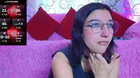 Snapshot of sukifuyu__ chatting on 12.17.25 online show from 12.17.25