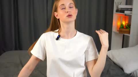 Snapshot of sulemamanusyants chatting on 10.28.25 Ilona online show from 10.28.25