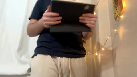 Snapshot of sullyniko chatting on 10.28.25 Niko online show from 10.28.25