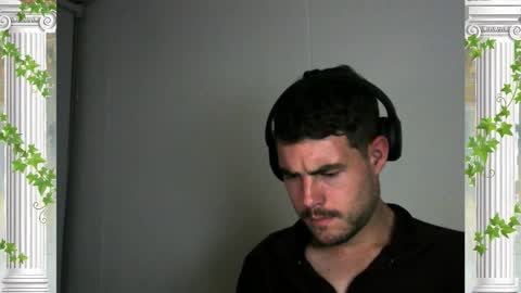 Snapshot of sultansgirls chatting on 02.14.26 The Sultan online show from 02.14.26