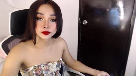 Snapshot of sultry_cyramore chatting on 10.24.25 sultry cyramore online show from 10.24.25