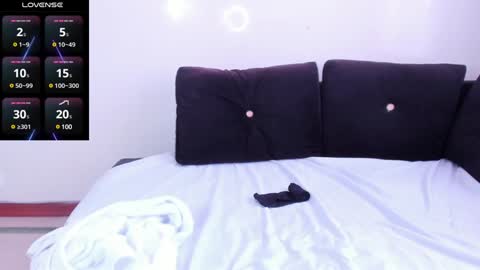 Nicolle  online show from 01.03.25