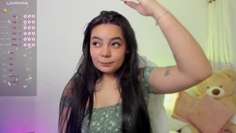 Snapshot of sumersunsett chatting on 12.27.24 sumersunsett online show from 12.27.24