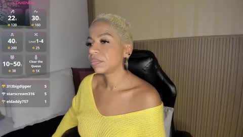 Snapshot of summer__night_ chatting on 11.10.25 summer__night_ online show from 11.10.25