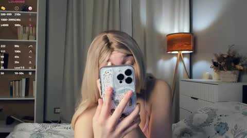 Snapshot of summer_lilac chatting on 10.26.25 Nelly online show from 10.26.25