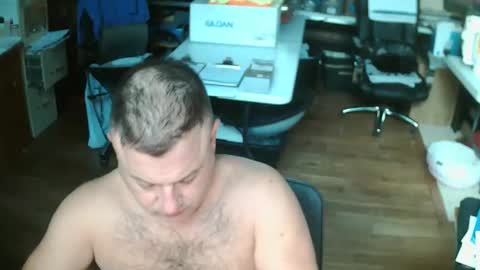 Snapshot of summerfun35 chatting on 12.01.24 cincyguy online show from 12.01.24