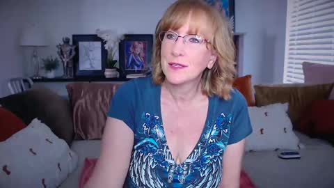 SummerKnightzzz online show from 11.20.25