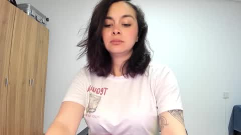 Summer online show from 12.19.25