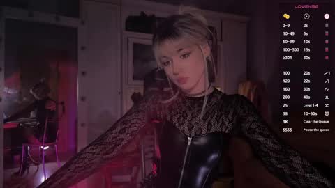 Miss Nelly online show from 04.25.26