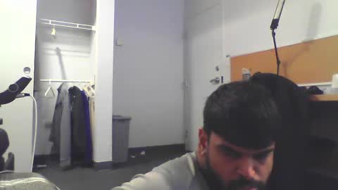 Snapshot of sundoog chatting on 03.04.25 Sundoog online show from 03.04.25
