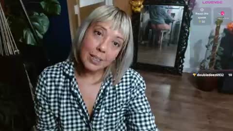 Snapshot of sunni_hottie chatting on 07.14.26 Sunni Knight online show from 07.14.26