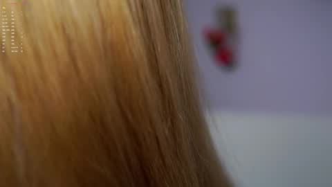 Snapshot of sunnmoonn chatting on 01.12.26 Lily online show from 01.12.26