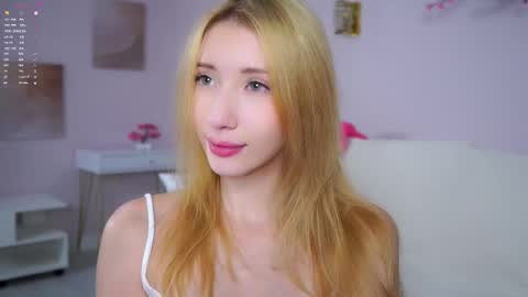 Snapshot of sunnmoonn chatting on 02.01.26 Lily online show from 02.01.26