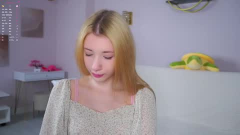 Snapshot of sunnmoonn chatting on 02.07.26 Lily online show from 02.07.26