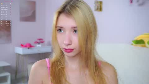 Snapshot of sunnmoonn chatting on 02.18.26 Lily online show from 02.18.26