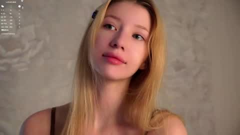 Snapshot of sunnmoonn chatting on 04.20.26 Lily online show from 04.20.26