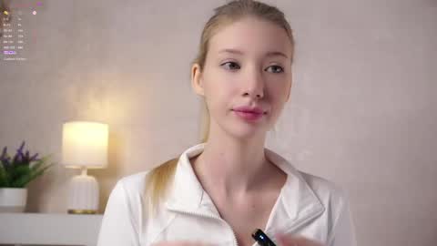 Snapshot of sunnmoonn chatting on 05.27.26 Lily online show from 05.27.26