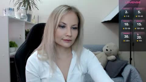 Naomi online show from 10.06.25