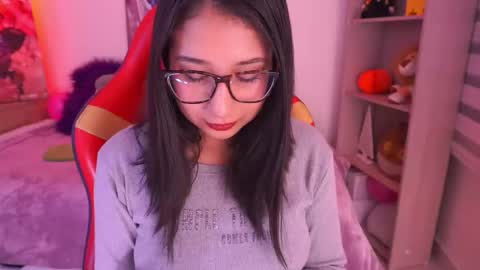 Snapshot of sunny_flower_ chatting on 12.17.25 SUNNY online show from 12.17.25