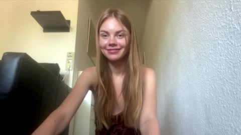 Snapshot of sunny_gaze chatting on 07.28.26 sunny_gaze online show from 07.28.26